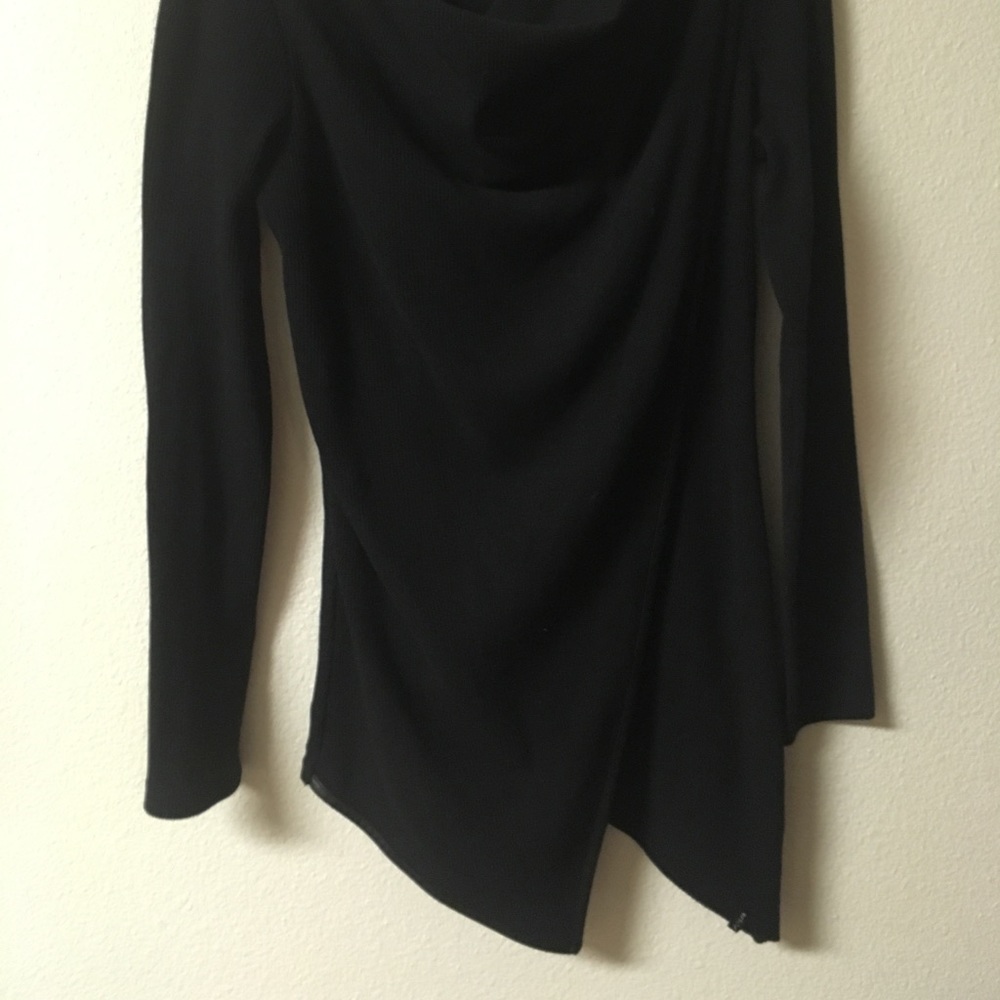 Asymmetrical active top, faux leather trim